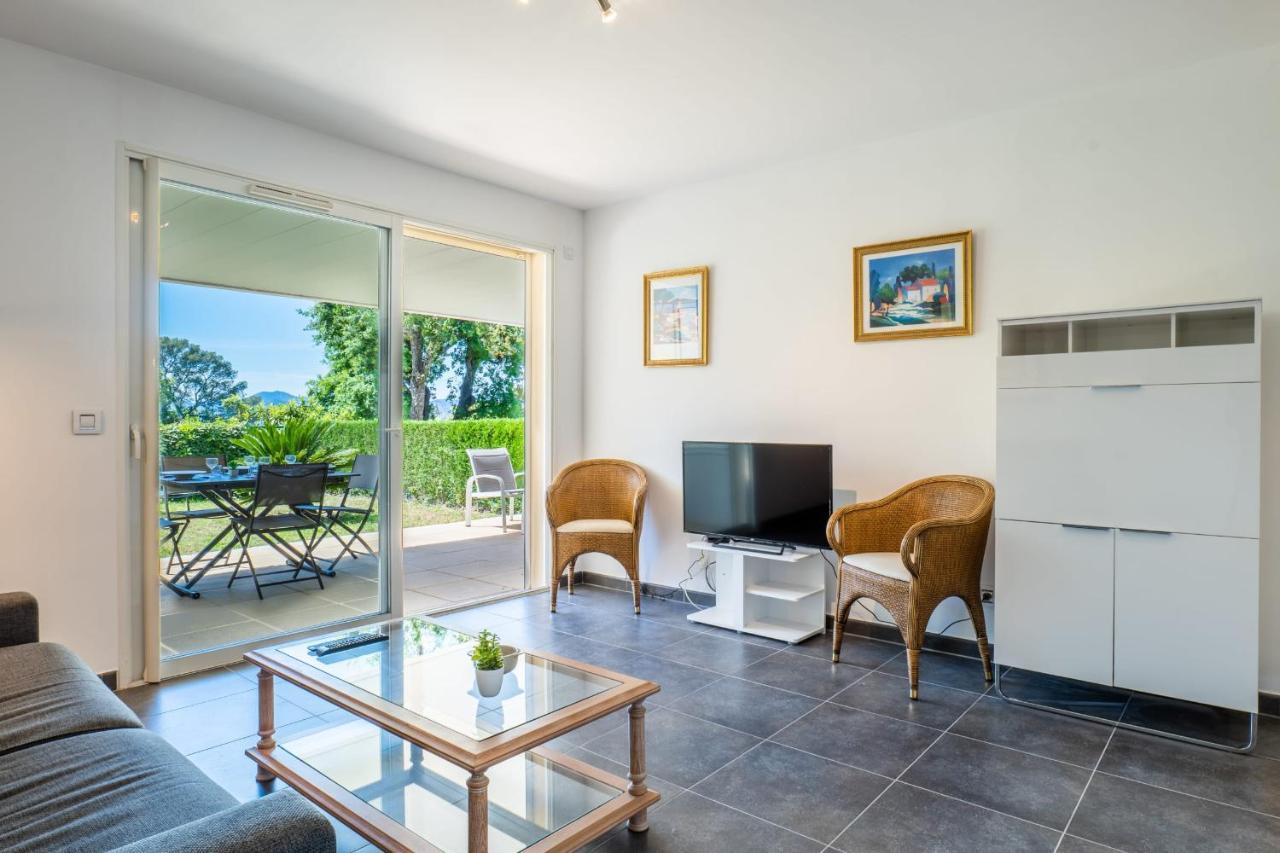 Apartment Garden-level Pool & Sea View